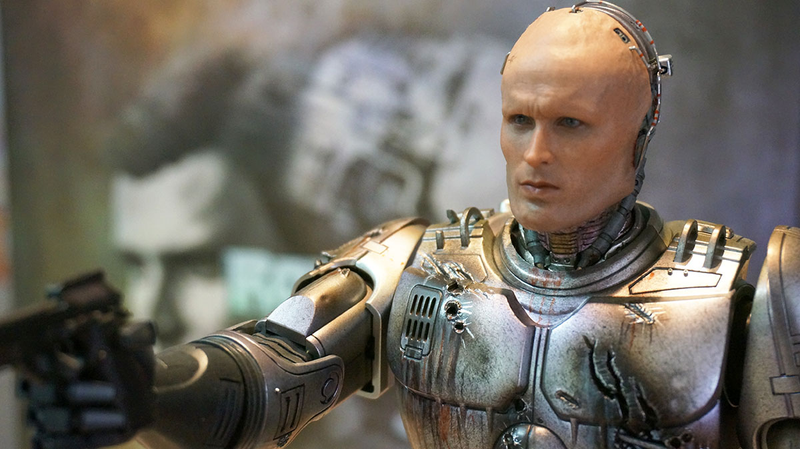 Illustration for article titled RoboCop Action Figures Look Dead And Alive